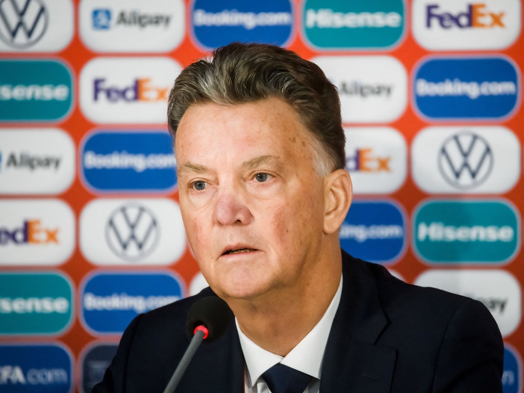 Louis van Gaal auf einer Pressekonferenz der niederländischen Nationalmannschaft
