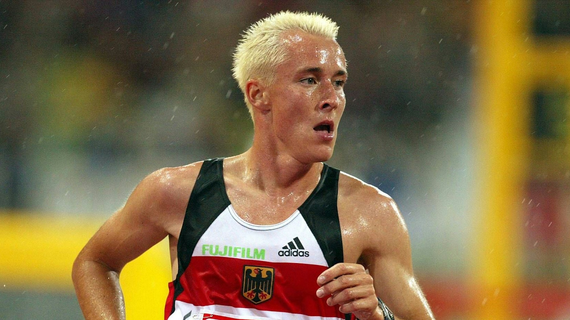 Alexander Lubina läuft über die Bahn