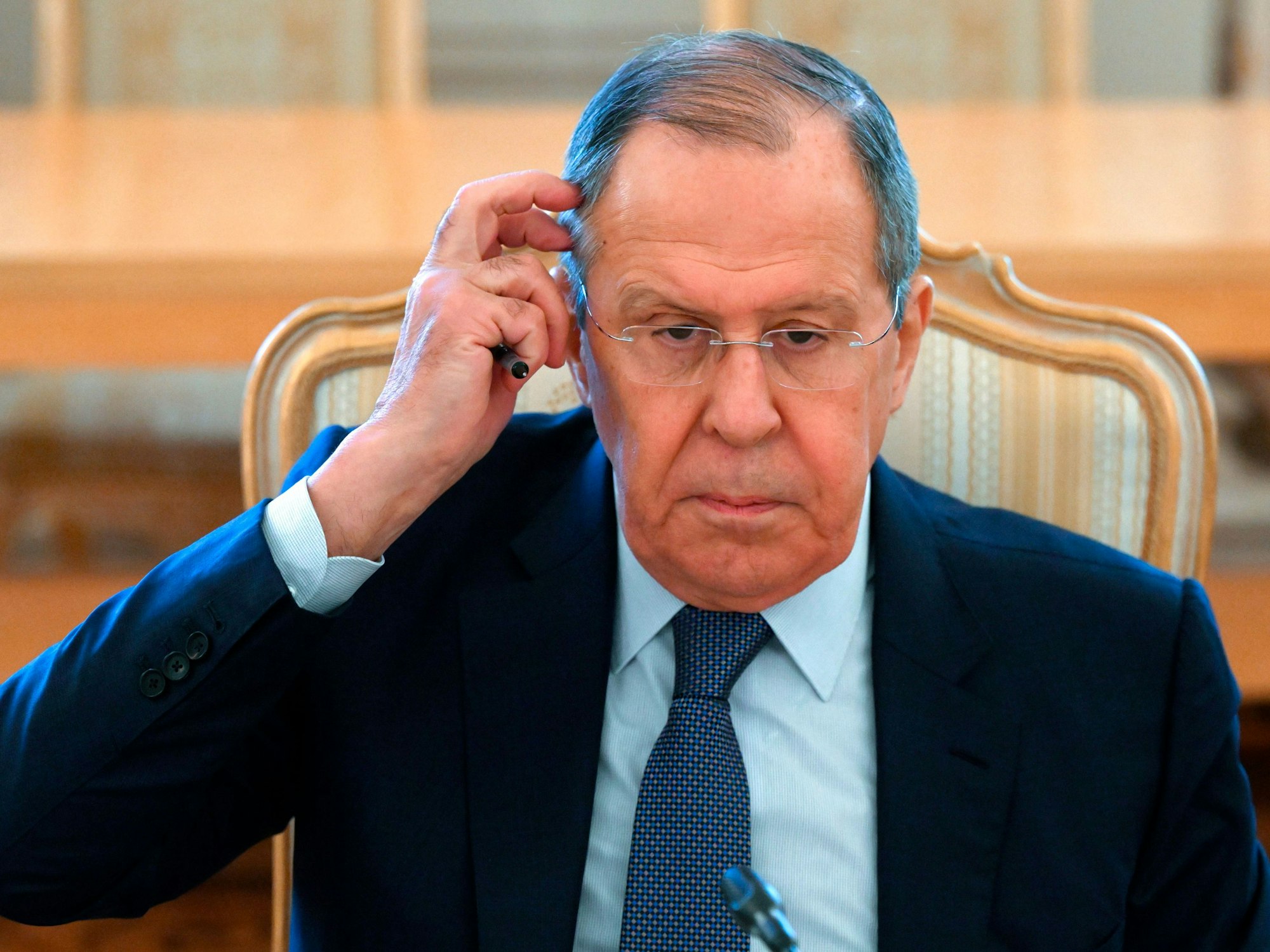 Sergej Lawrow, russischer Außenminister, hat jetzt ein Goebbels-Zitat verwendet. Hier ein Foto vom 24.3.2022 in Moskau.