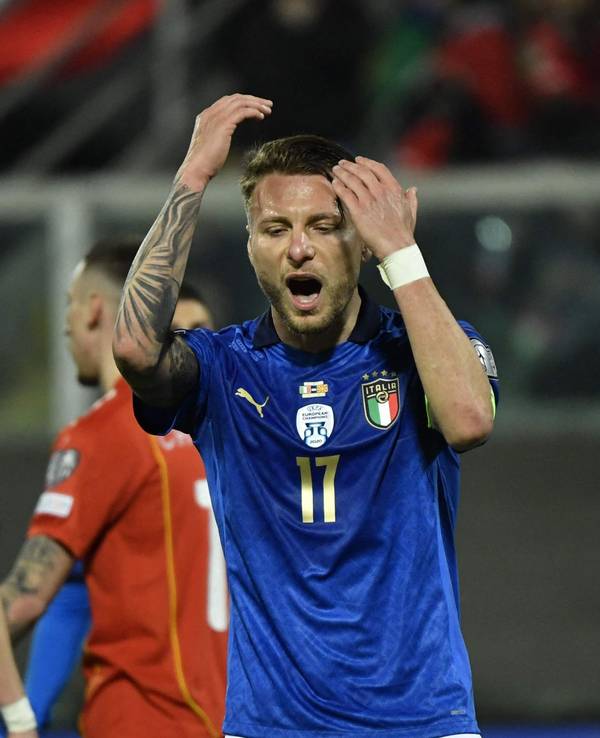 Ciro Immobile ärgert sich bei Italiens Playoff-Blamage gegen Nordmazedonien.
