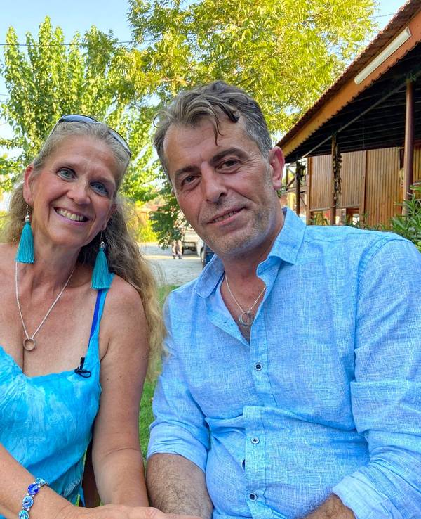 Natascha Arin und Yavuz. Endlich gibt es ein Update von den spirituellen Auswanderern.