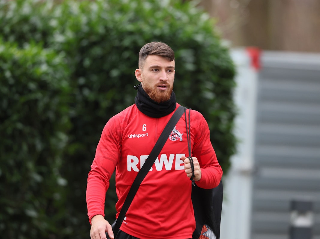 Salih Özcan kommt zum Training des 1. FC Köln.