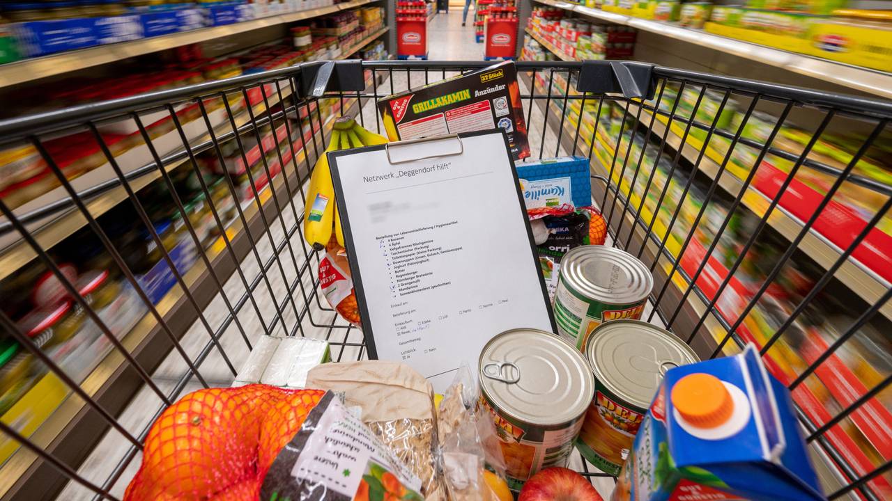 Ein Kunde beschwert sich nach einem Einkauf bei Aldi (hier ein Symbolfoto) über die gestiegenen Preise.