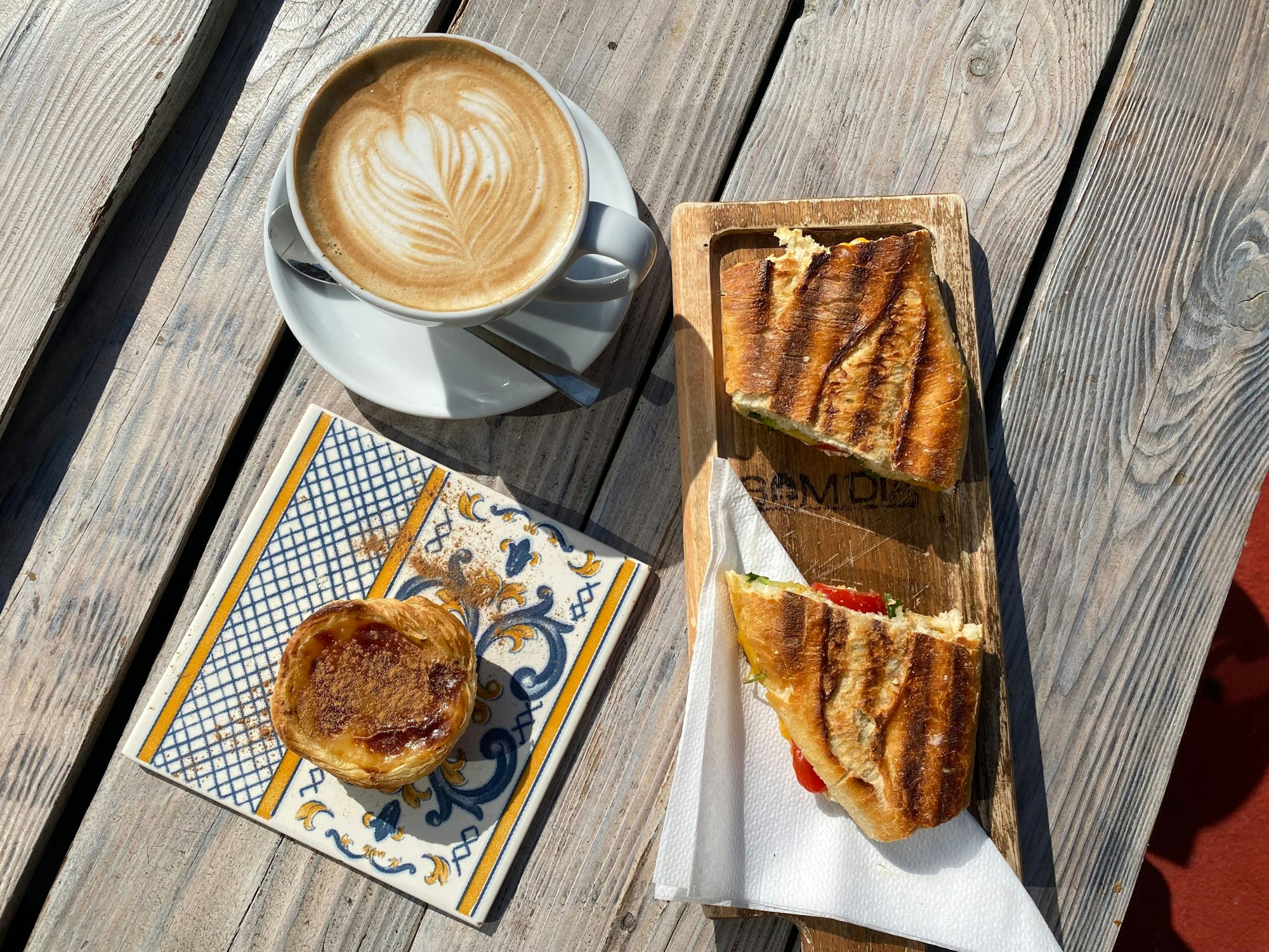 Ein Frühstück im „Bom Dia“.