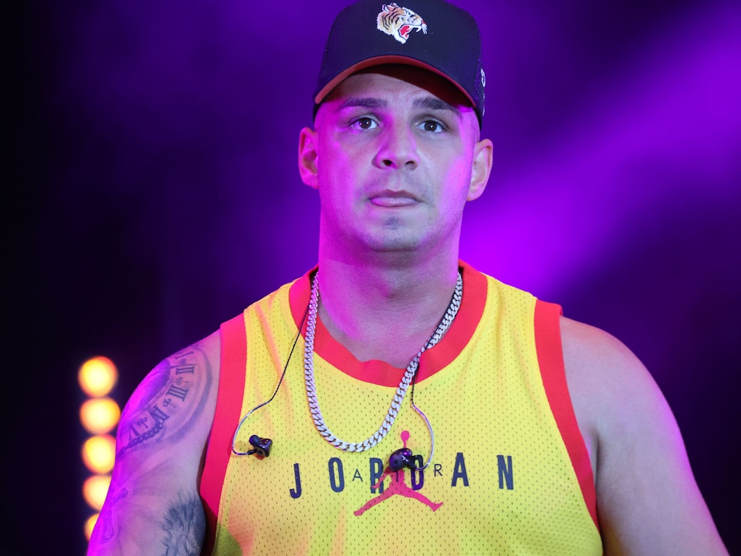 Der deutsche Sänger Pietro Lombardi tritt bei einem Sommer Open Air im Steigerwaldstadion auf.