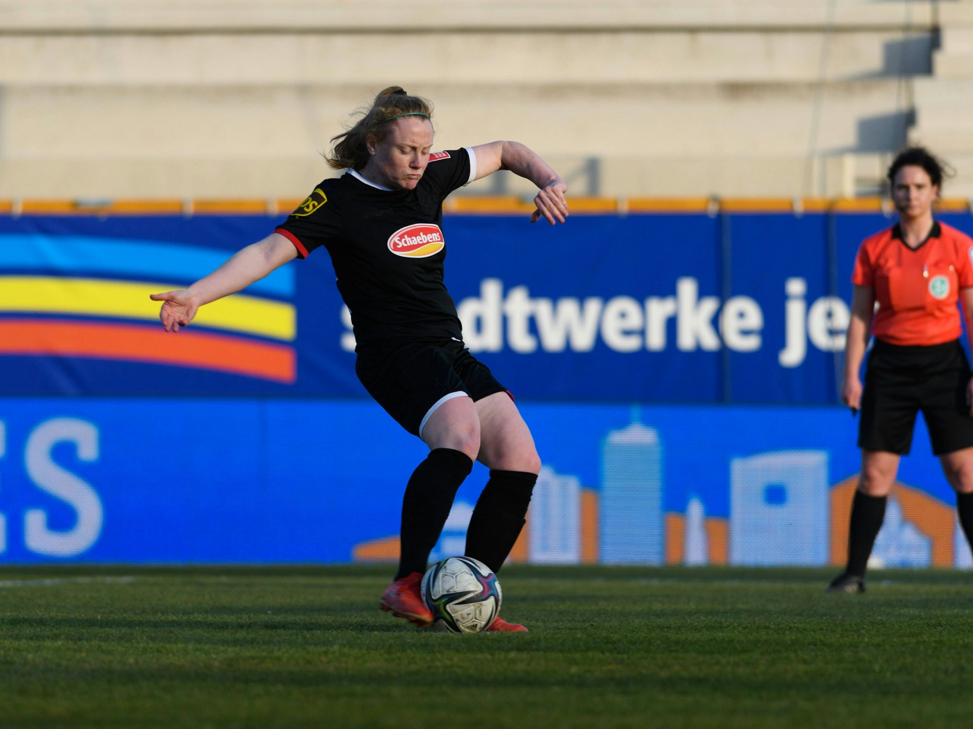 Amber Barrett vom 1. FC Köln beim Spiel in Jena.