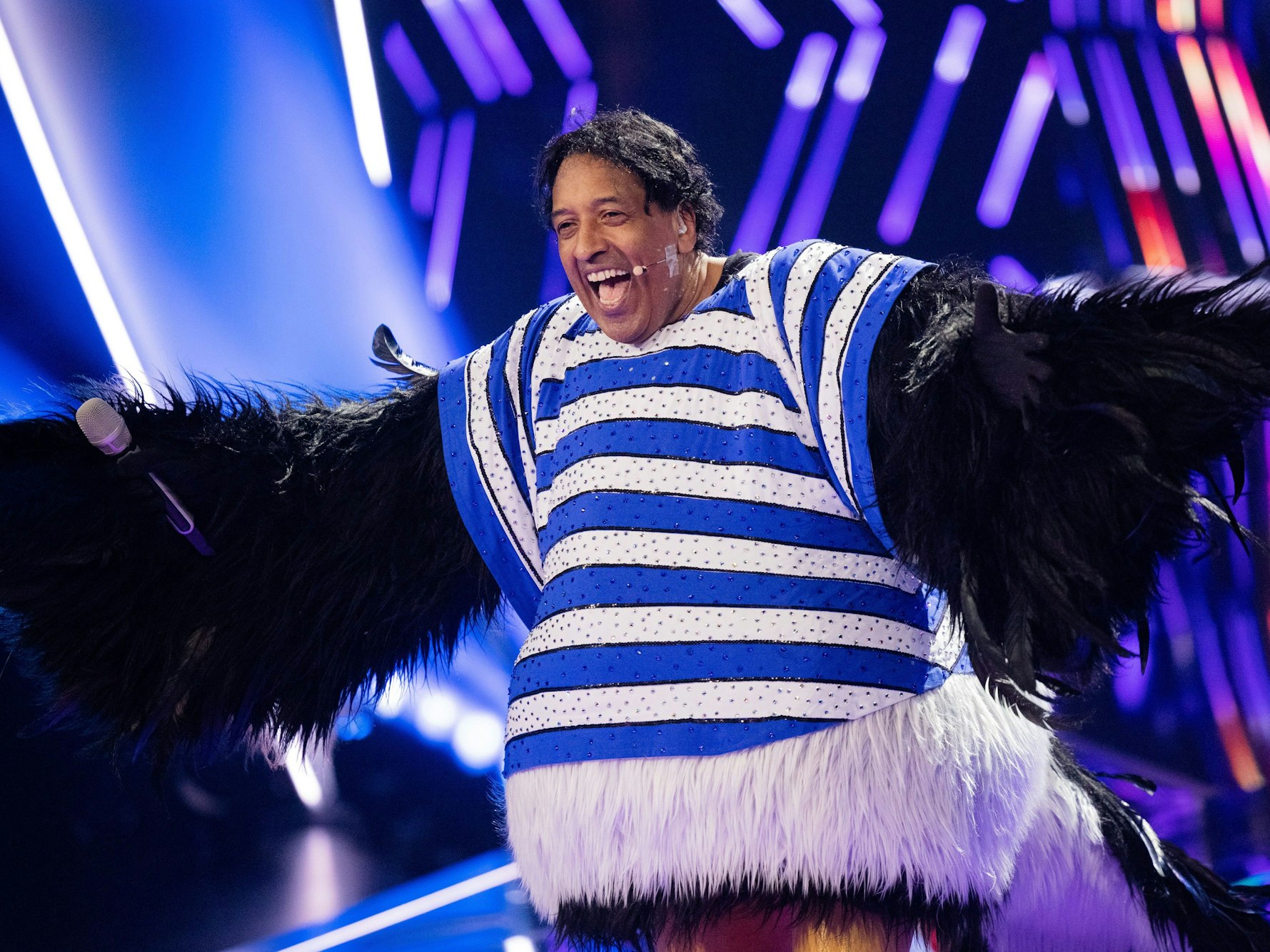 Journalist und Moderator Cherno Jobatey wurde als „Möwe“ in der Prosieben-Show „The Masked Singer“ am 26. März 2022 demaskiert.