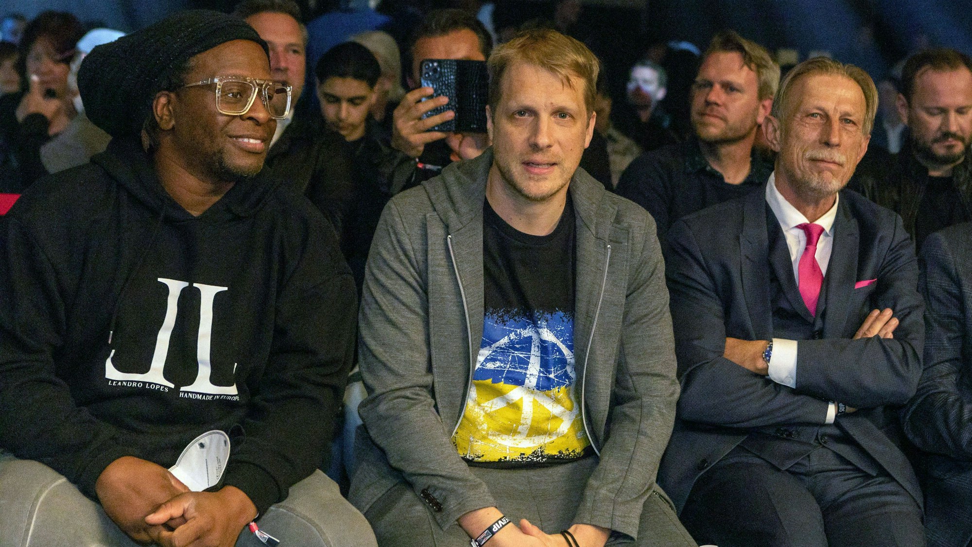 Oliver Pocher, Mola Adebisi und Christoph Daum als Promis beim Boxkampf von Felix Sturm.