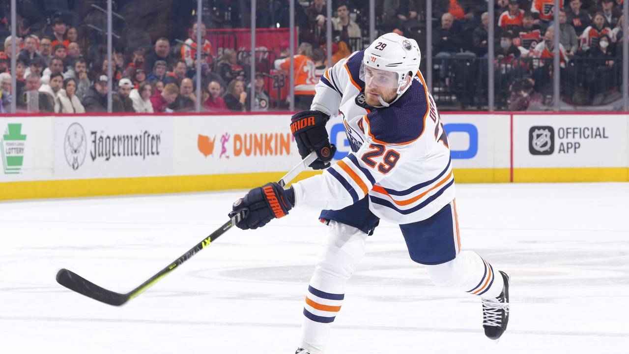 Eishockey-Profi Leon Draisaitl in Aktion.