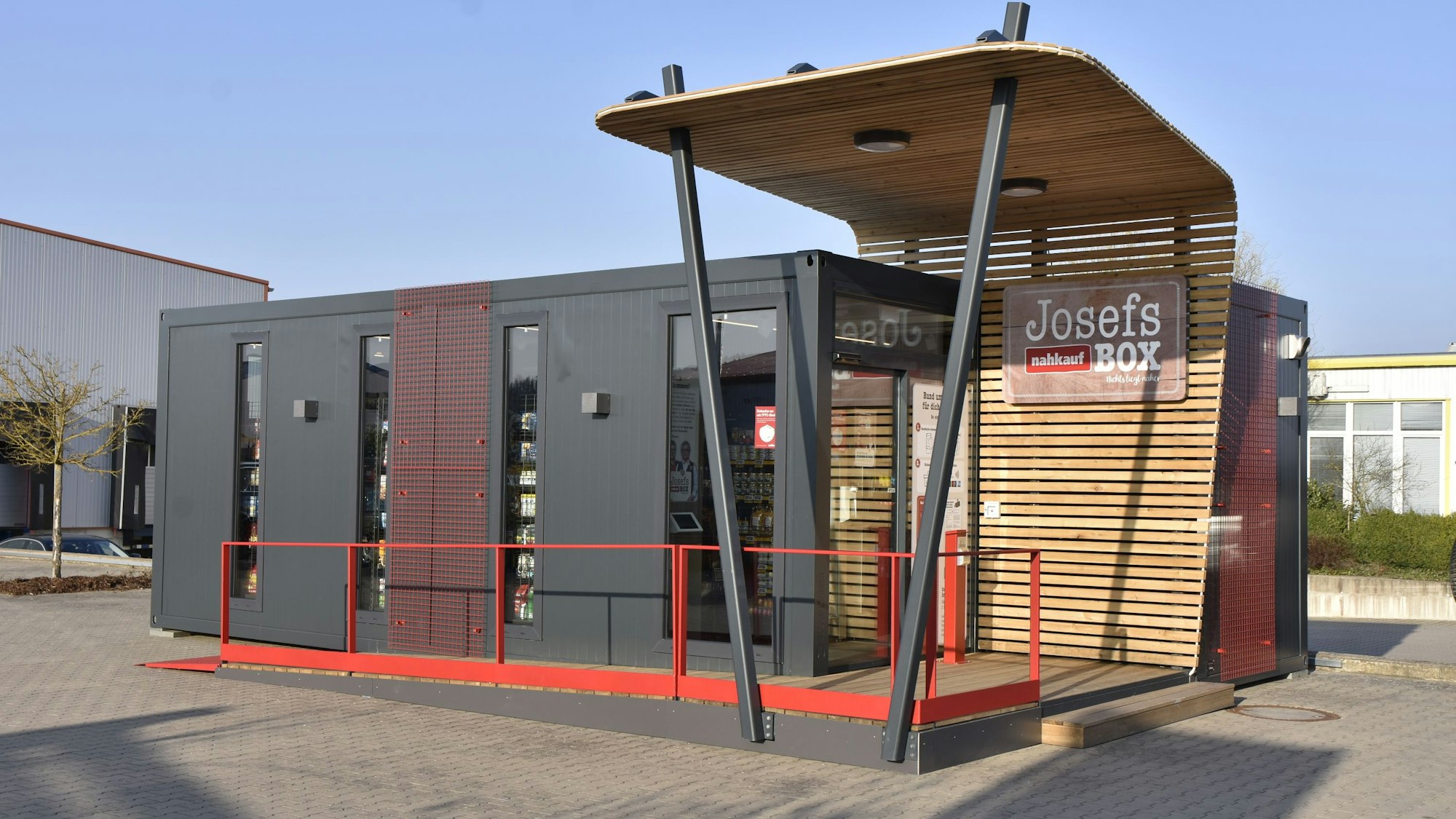 Mit der nahkauf-Box in Pettstadt (Bayern) testet Rewe ein neues und innovatives Konzept zur Nahversorgung in ländlichen Siedlungsgebieten.