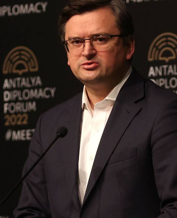 Der ukrainische Außenminister Dmytro Kuleba ruft zum Boykott einer Supermarkt-Kette auf.
