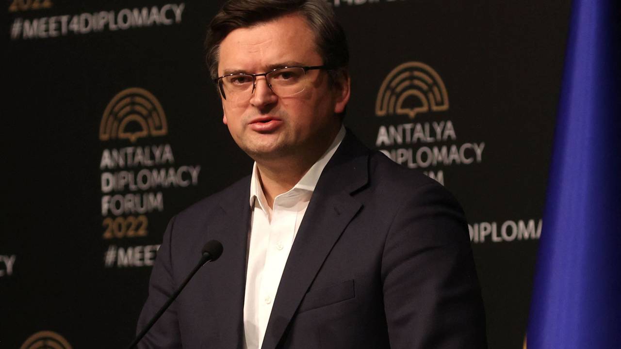Der ukrainische Außenminister Dmytro Kuleba ruft zum Boykott einer Supermarkt-Kette auf.