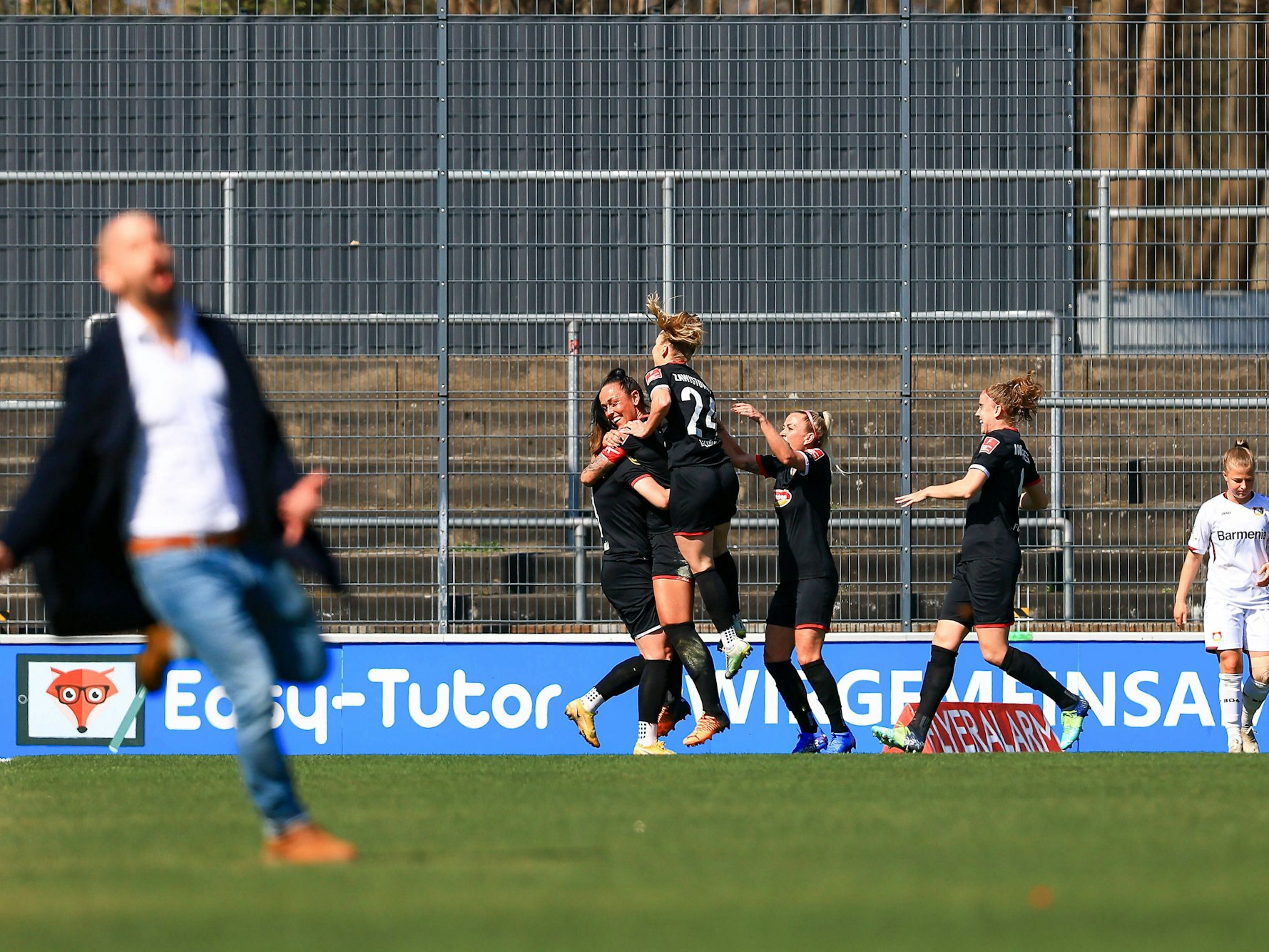 Der 1. FC Köln erzielt das 1:0 gegen Bayer Leverkusen.