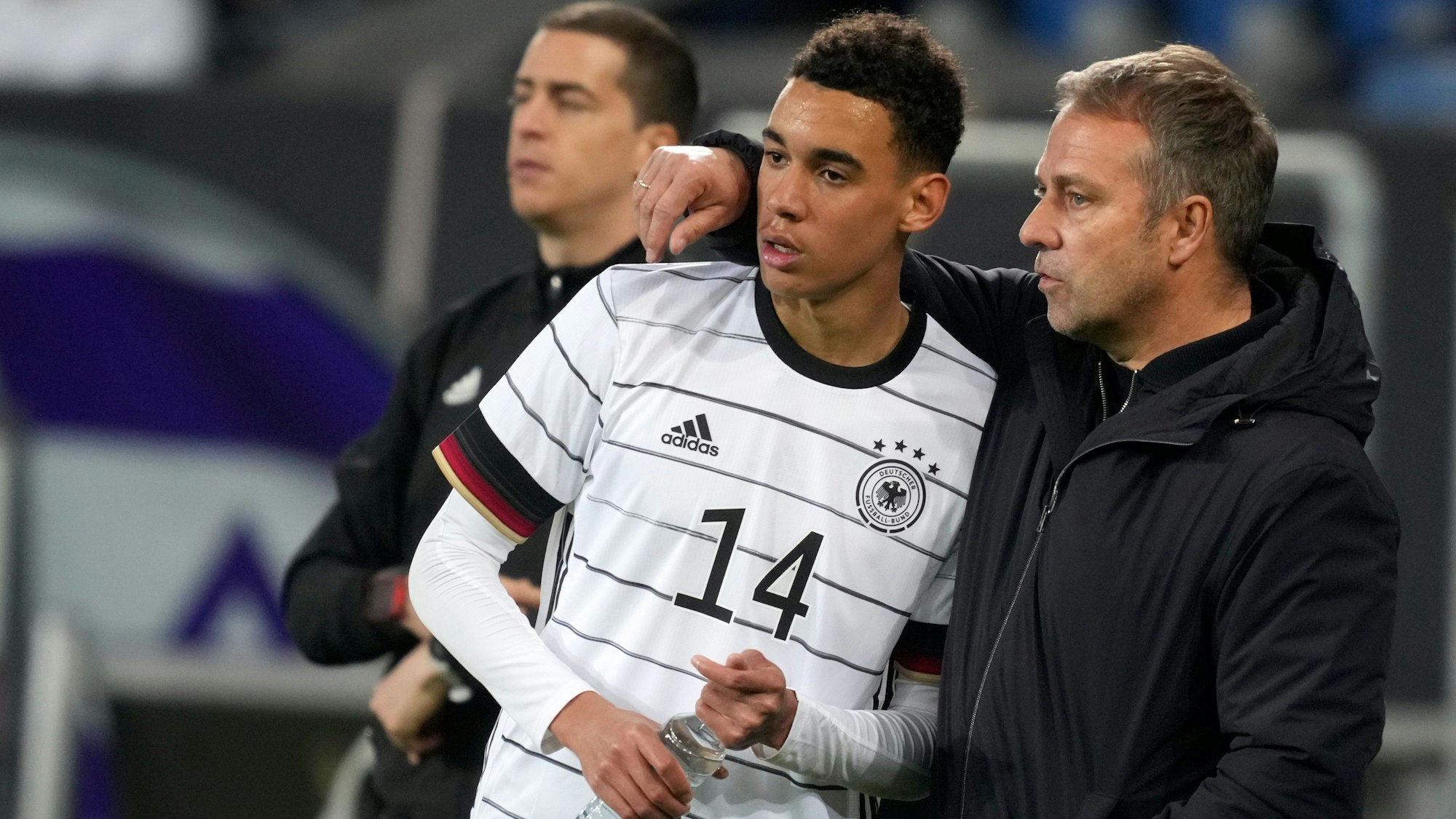 Bundestrainer Hansi Flick mit Jamal Musiala.