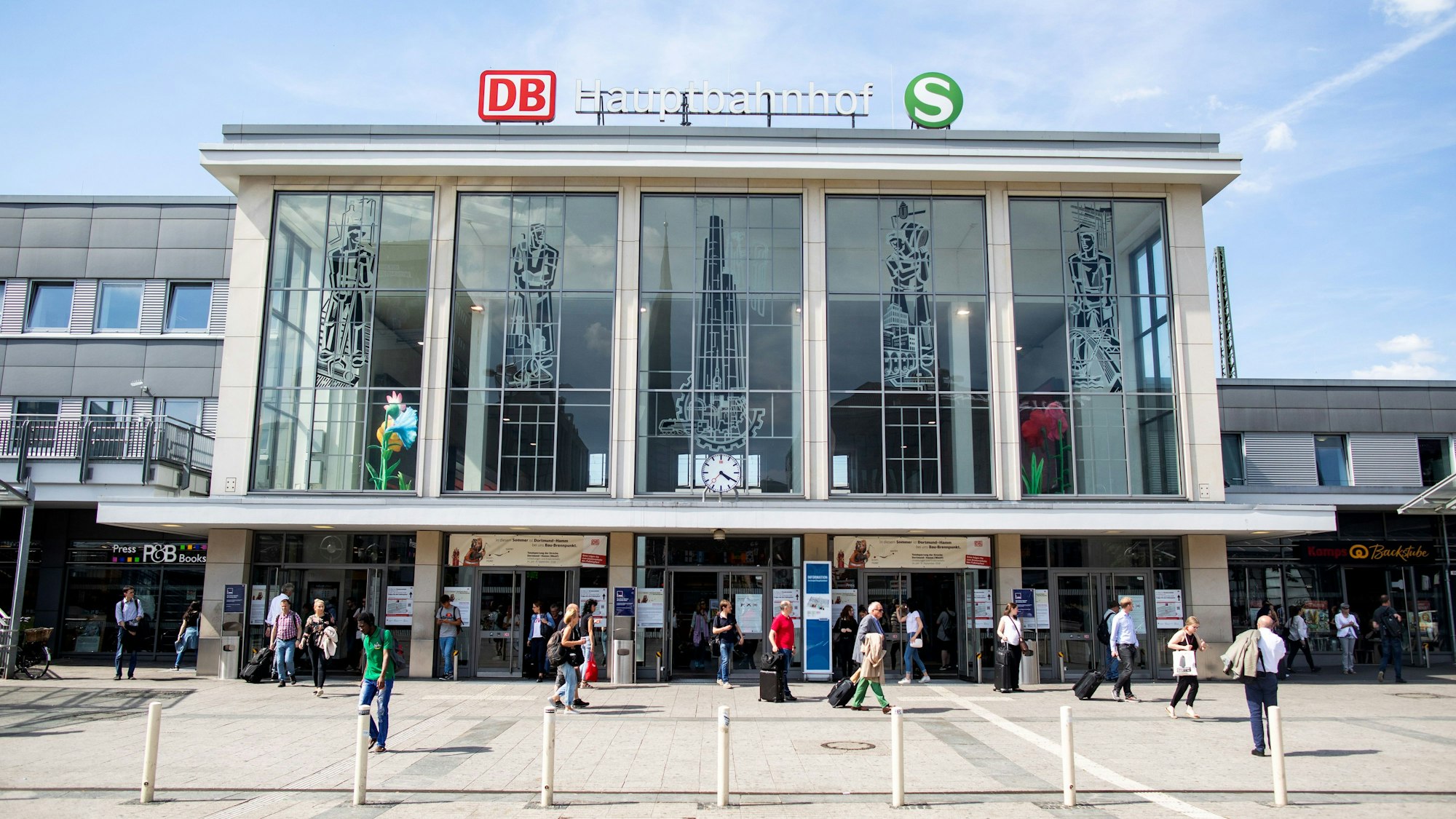 Der Eingang zum Hauptbahnhof in Dortmund.