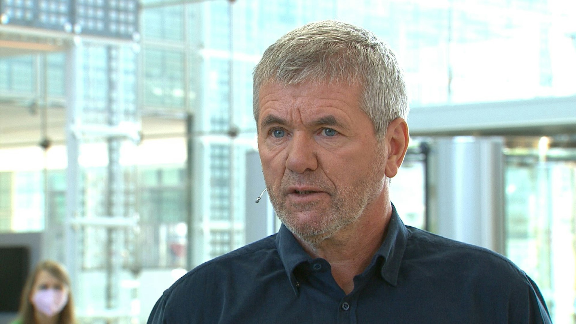 Friedhelm Funkel spricht beim Doppelpass auf Sport1