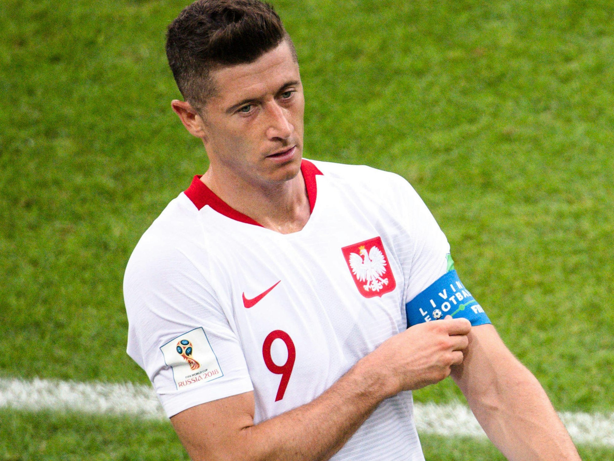 Robert Lewandowski aus Polen nach Spielende bei der Vorrunde zur WM, Gruppe H, Polen - Senegal im Spartak-Stadion.