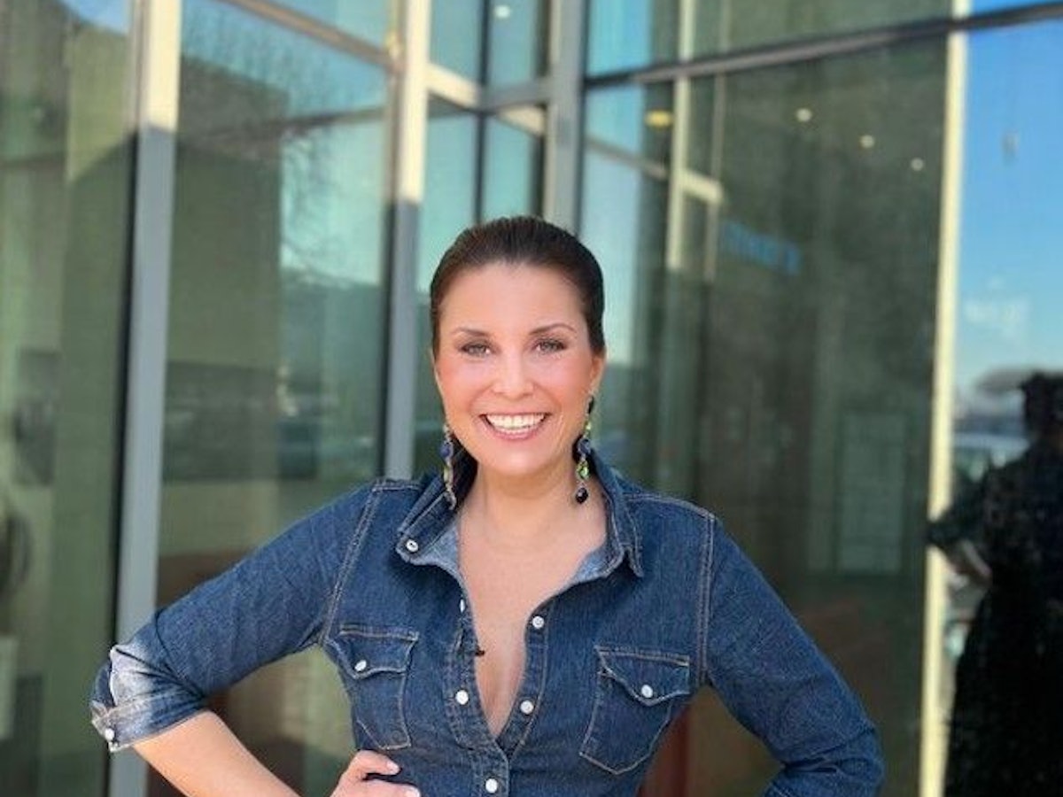 Mit ihrem farbenfrohen Outfit haut Vanessa Blumhagen, hier auf einem Instagram-Foto vom 10. März, ihre Fans vom Hocker.