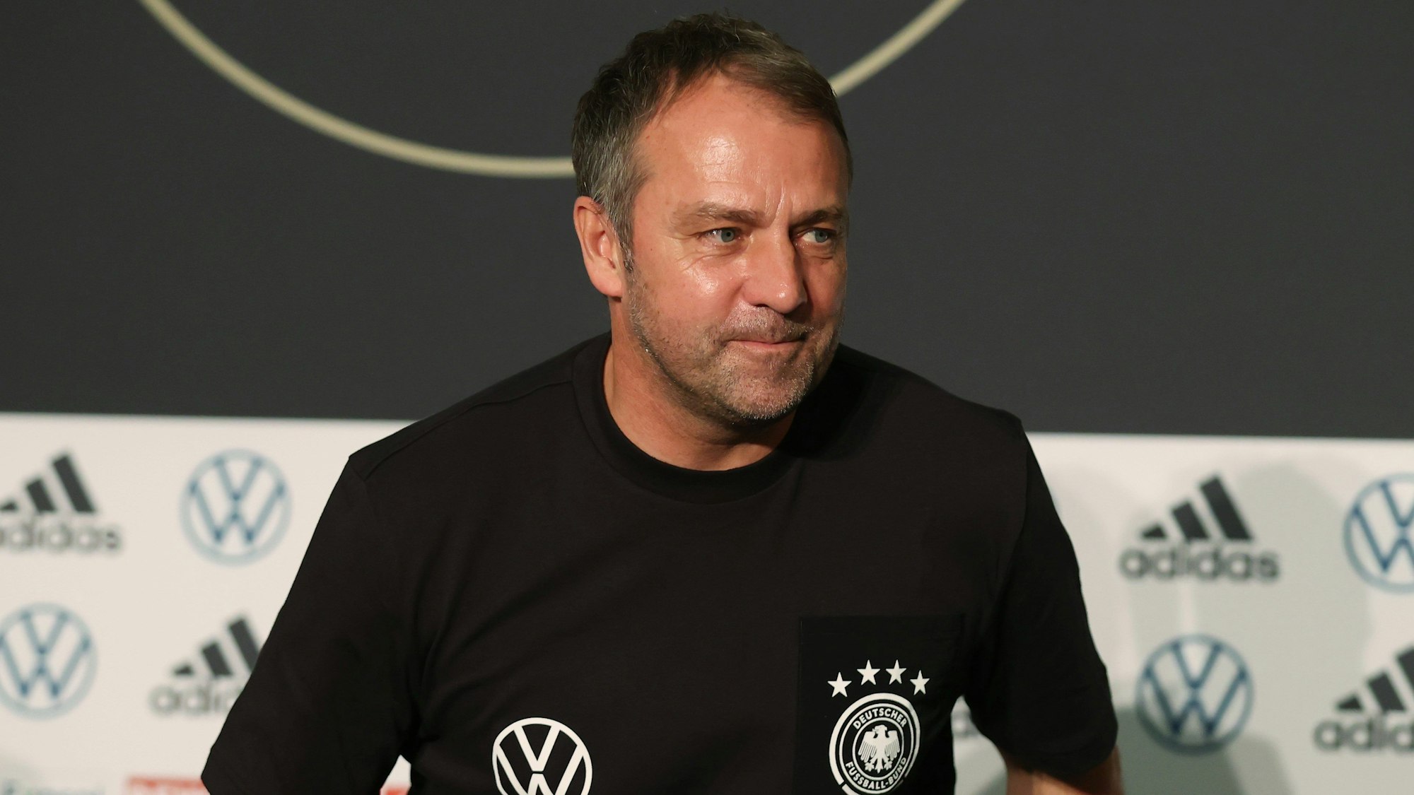 Hansi Flick bei der Pressekonferenz der Nationalmannschaft.