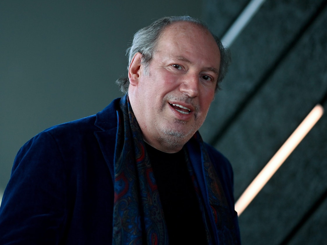Hans Zimmer beantwortet die Fragen der Journalisten.