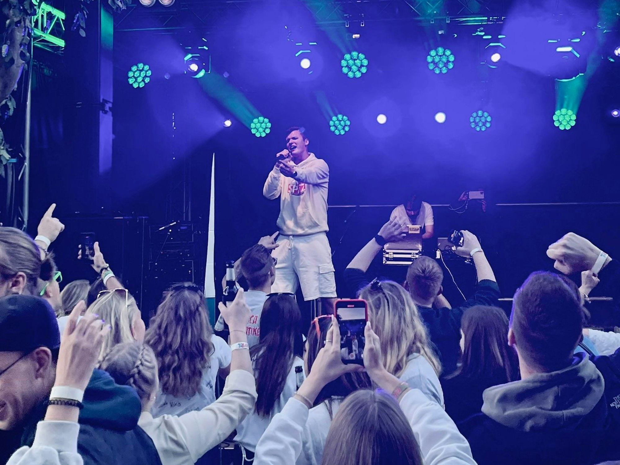 Julian Sommer während eines Auftritts.