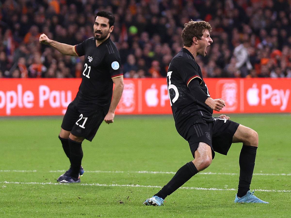 Thomas Müller feiert das deutsche Tor.