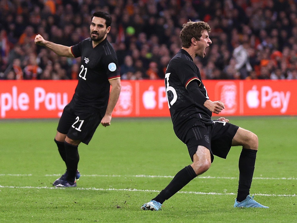 Thomas Müller feiert das deutsche Tor.