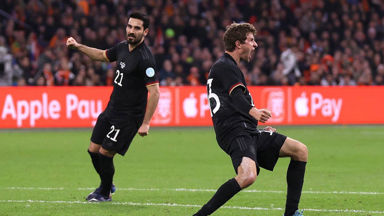 Thomas Müller feiert das deutsche Tor.