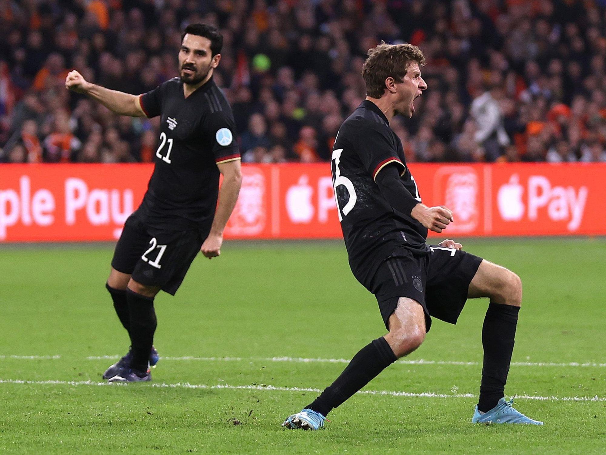 Thomas Müller feiert das deutsche Tor.