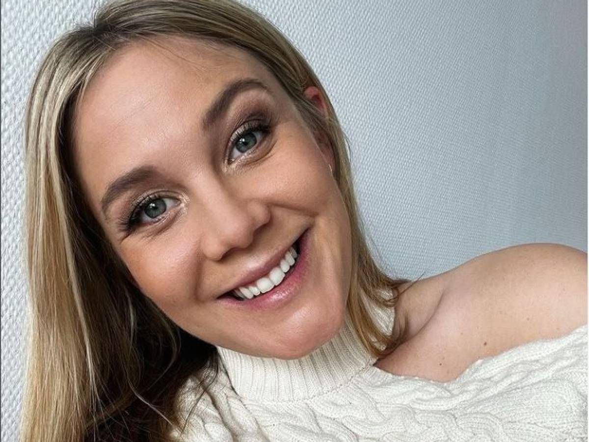 Alina Merkau, hier auf einem Instagram-Selfie im Mai 2021, meldete sich bei ihren Fans mit einer emotionalen Nachricht.
