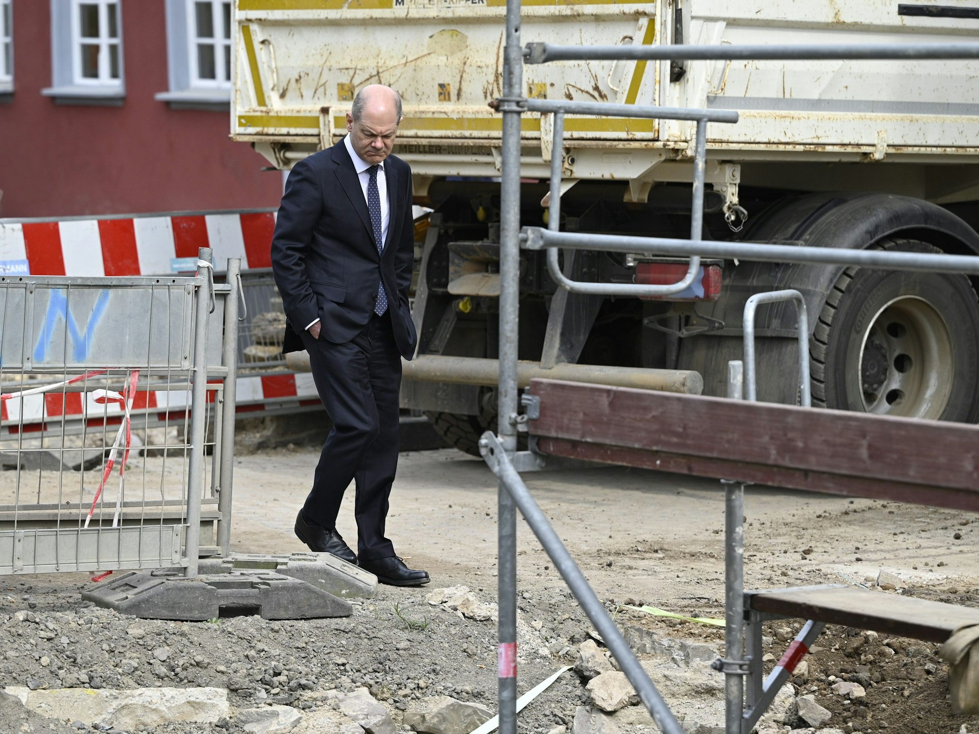 Bundeskanzler Olaf Scholz (SPD) besuchte am 29. März 2022 das Flutgebiet – unter anderem auch Bad Münstereifel.
