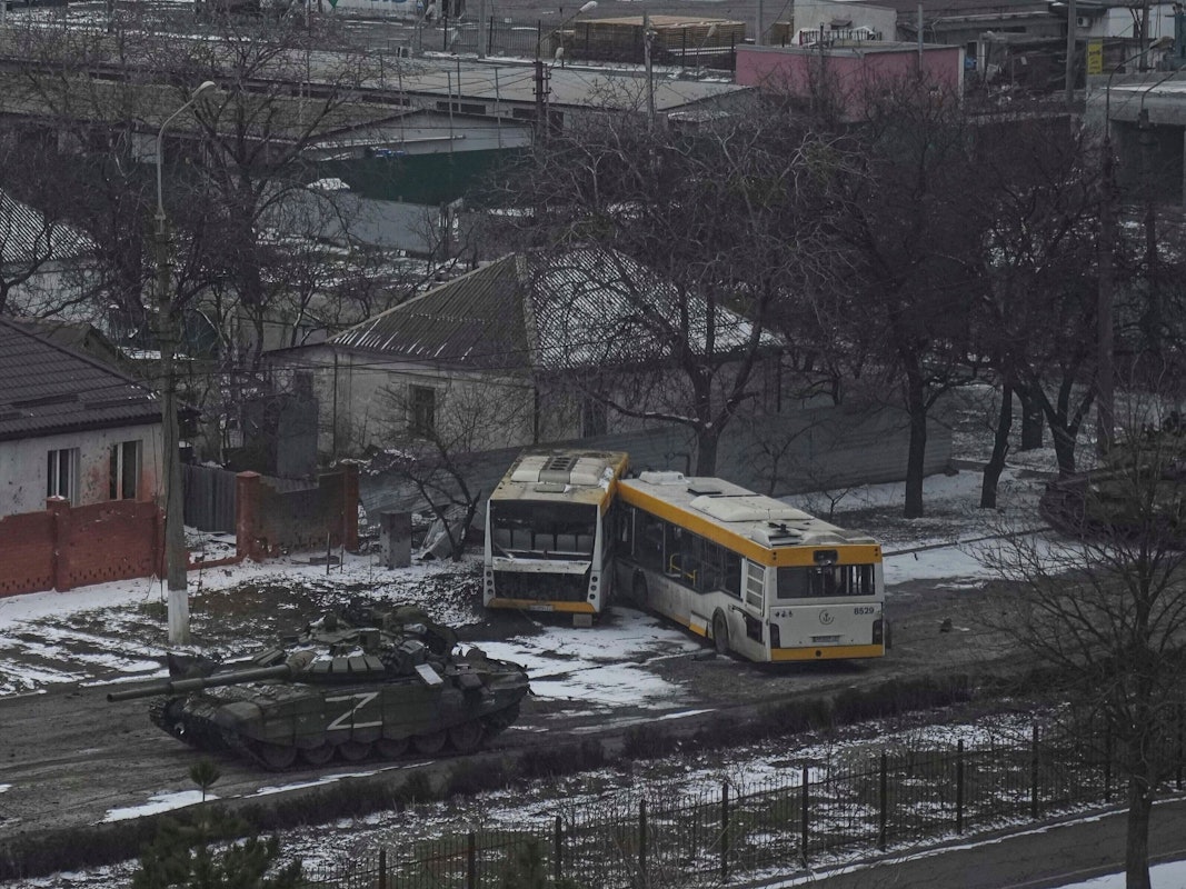 Russische Panzer in der Nähe von Mariupol.