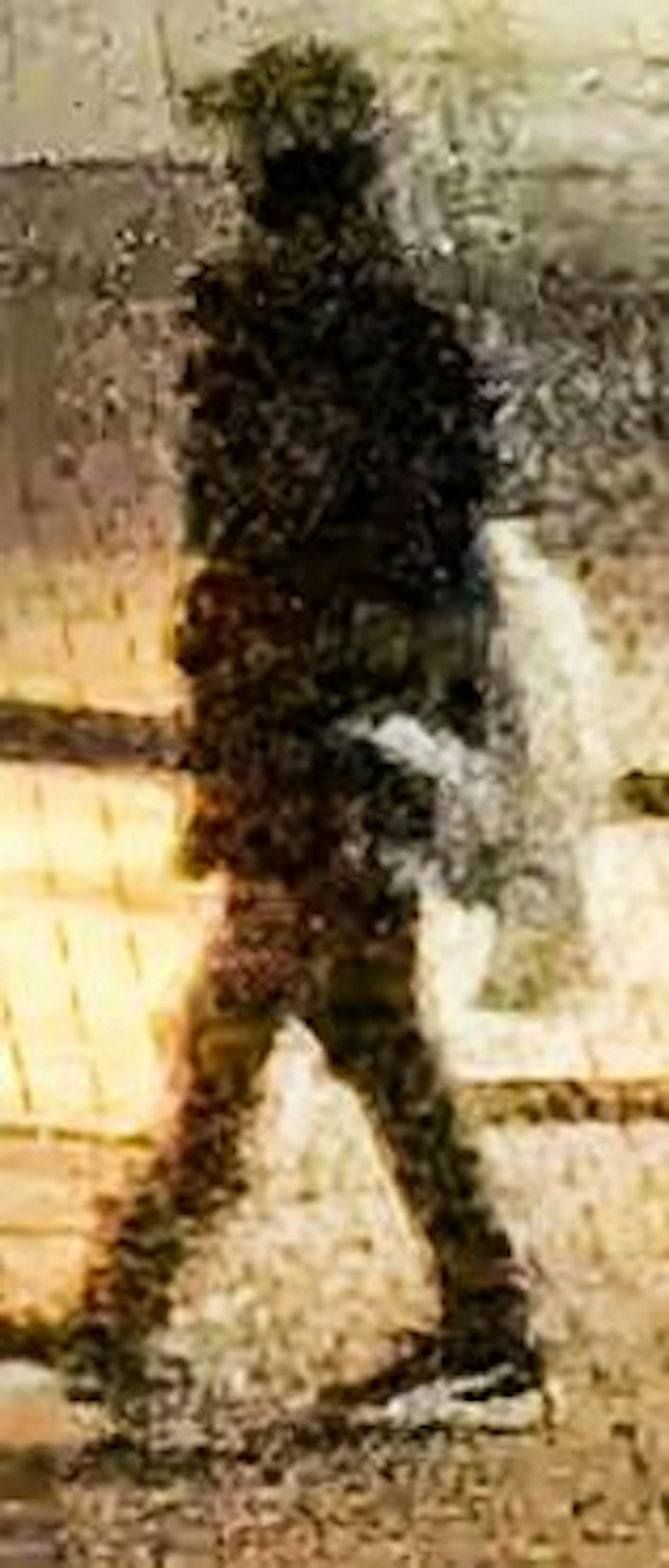 Ein Mann mit Turnschuhen