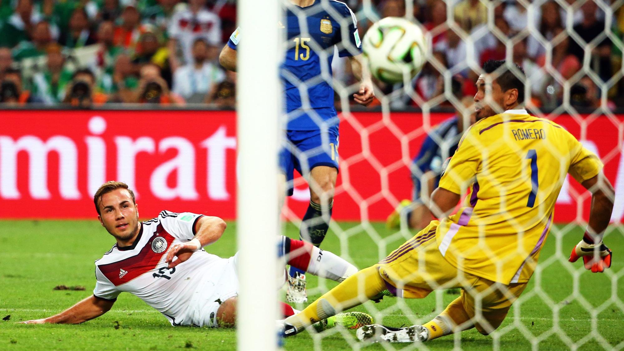 Mario Götze schießt das entscheidende Tor im WM-Finale 2014.