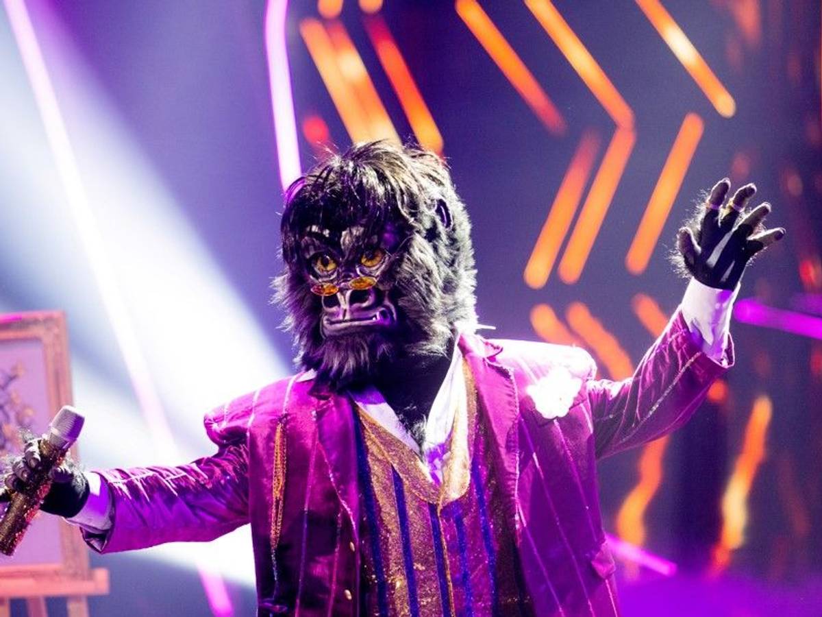 Die Figur „Der Gorilla“ steht in der ProSieben-Show „The Masked Singer“ am 26. März 2022 auf der Bühne.