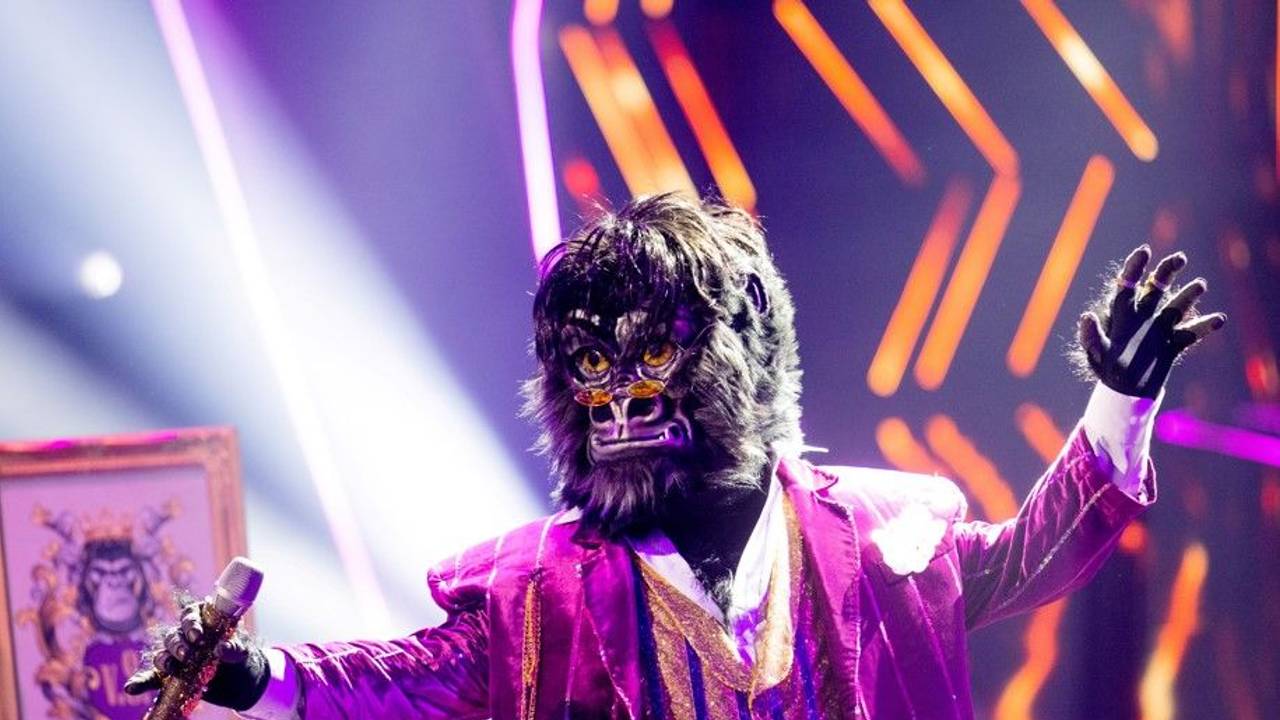 Die Figur „Der Gorilla“ steht in der ProSieben-Show „The Masked Singer“ am 26. März 2022 auf der Bühne.