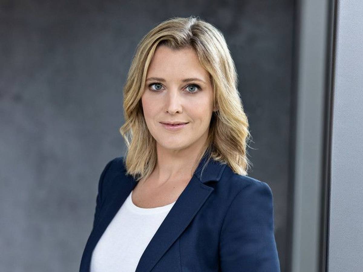 Britta Jäger hat mit ihrer Kleiderwahl voll ins Schwarze getroffen.