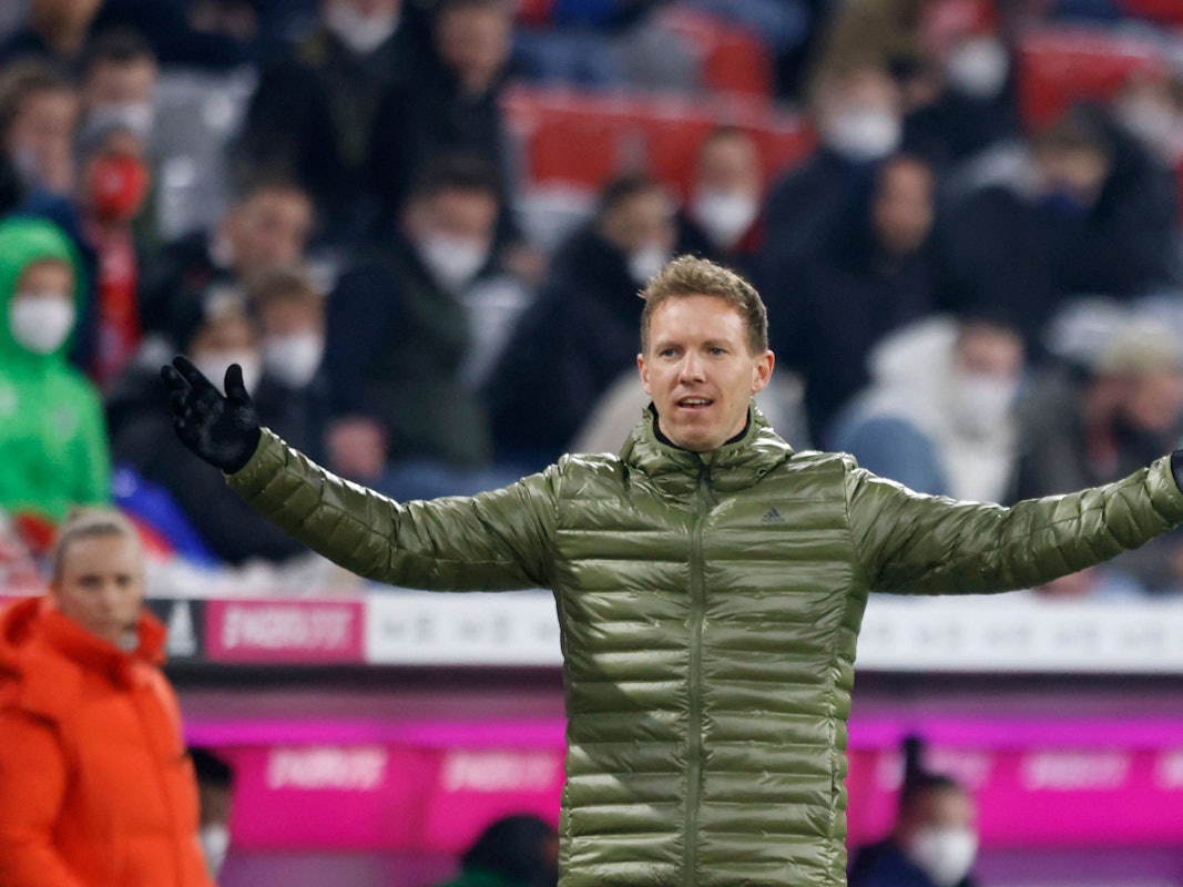 Julian Nagelsmann am Spielfeldrand in der Allianz Arena in München.
