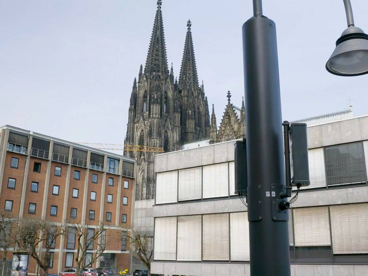 Das 5G-Plus-Netz in Köln soll in Zukunft unter anderem über Laternen zur Verfügung gestellt werden.