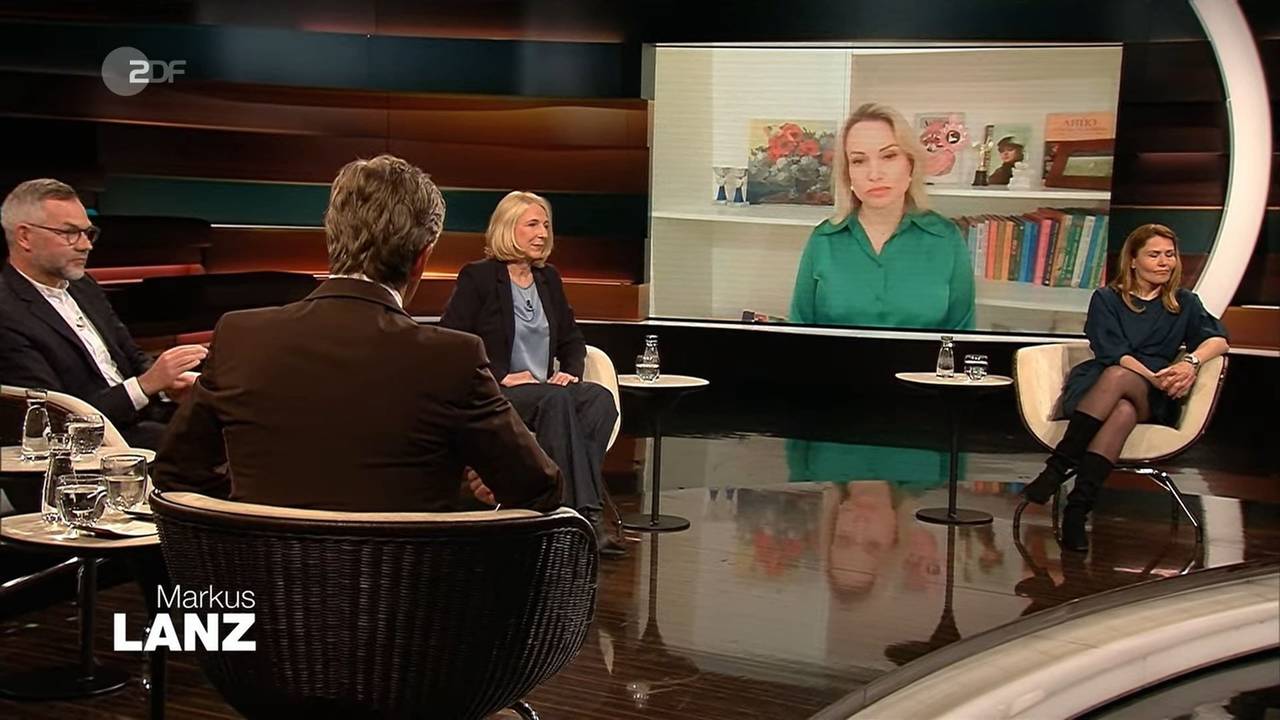 Journalistin Marina Owsjannikowa, die in russischen Nachrichten mit einem Schild auf den Krieg in der Ukraine aufmerksam machte, berichtete bei „Markus Lanz“ am 30. März über ihre aktuelle Situation.