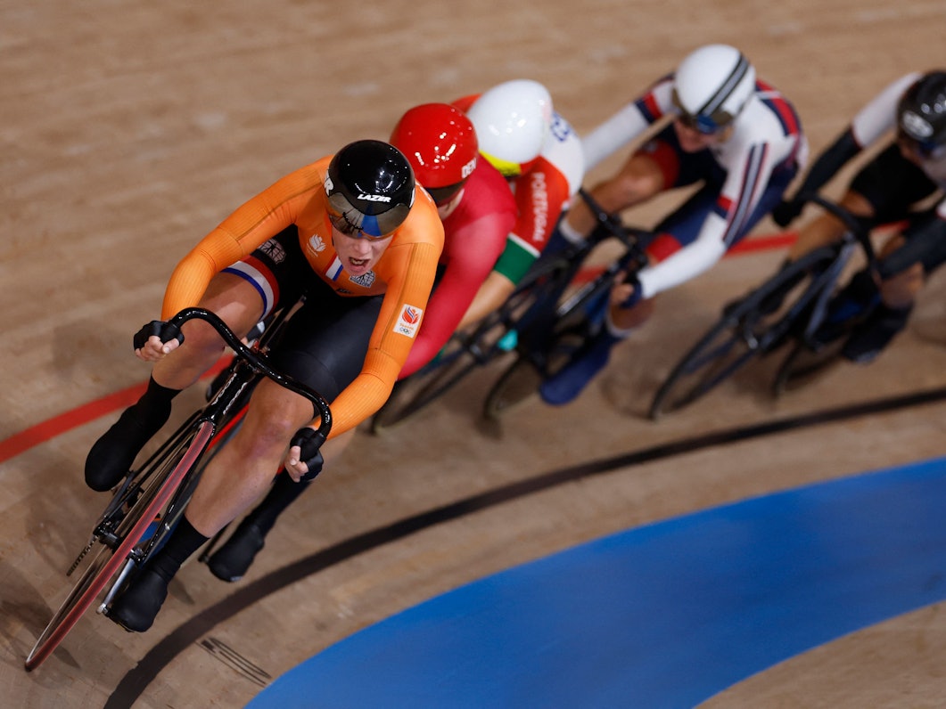 Die Fahrerinnen beim Olympia-Rennen im Omnium in Tokio. Die britische Transfrau Emily Bridges darf in England nicht an den nationalen Meisterschaften teilnehmen.