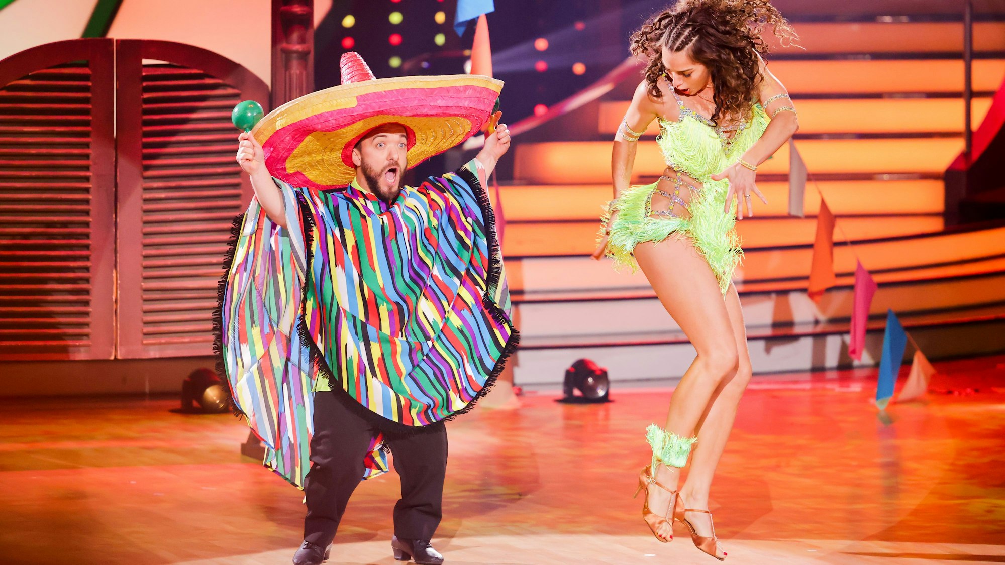 Mathias Mester, Sportler, und Renata Lusin, Profitänzerin, tanzen in der RTL-Tanzshow „Let’s Dance“ im Coloneum.