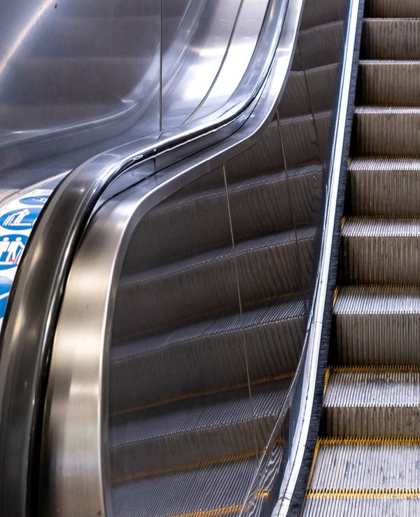In Köln-Bickendorf wurden jetzt zwei neue KVB-Rolltreppen in Betrieb genommen. Unser Foto vom 16. März 2022 zeigt eine Rolltreppe am Neumarkt.