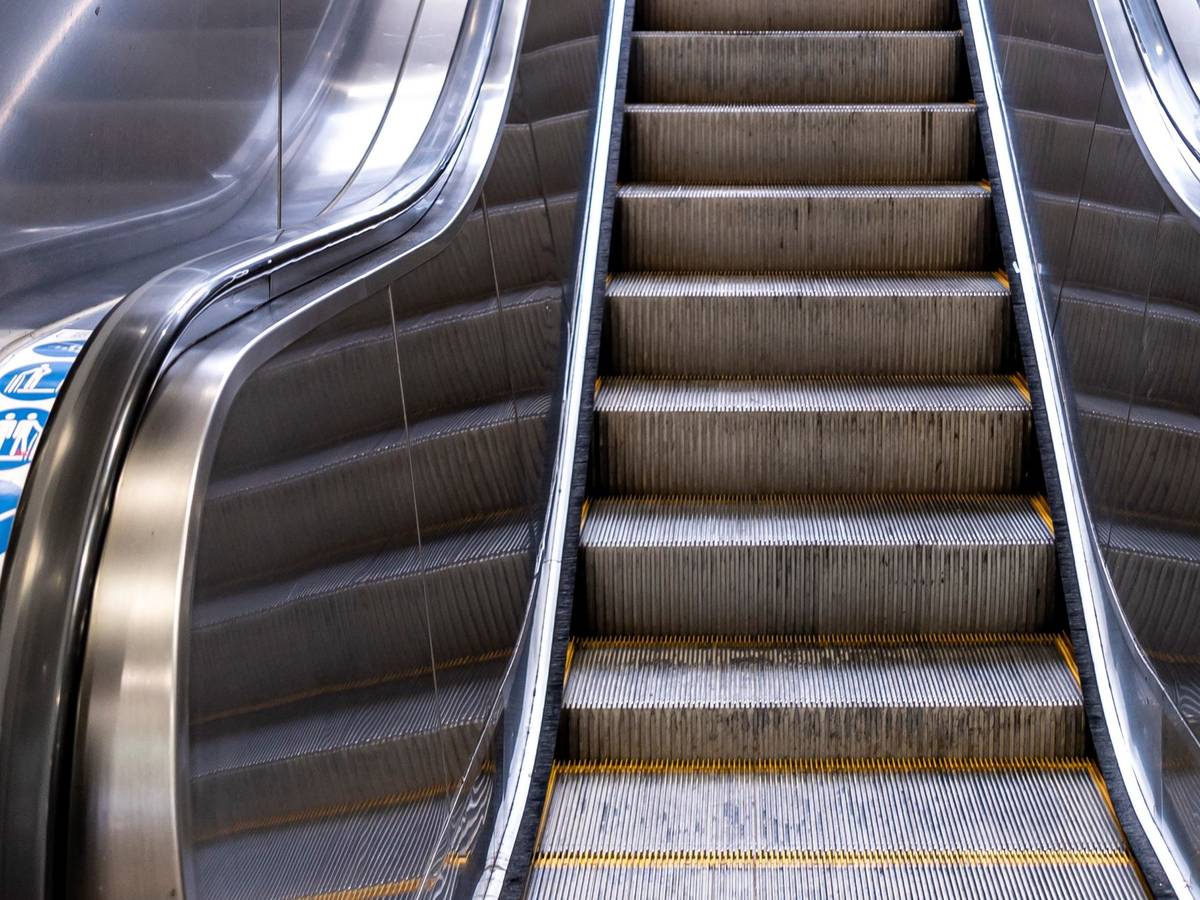 In Köln-Bickendorf wurden jetzt zwei neue KVB-Rolltreppen in Betrieb genommen. Unser Foto vom 16. März 2022 zeigt eine Rolltreppe am Neumarkt.