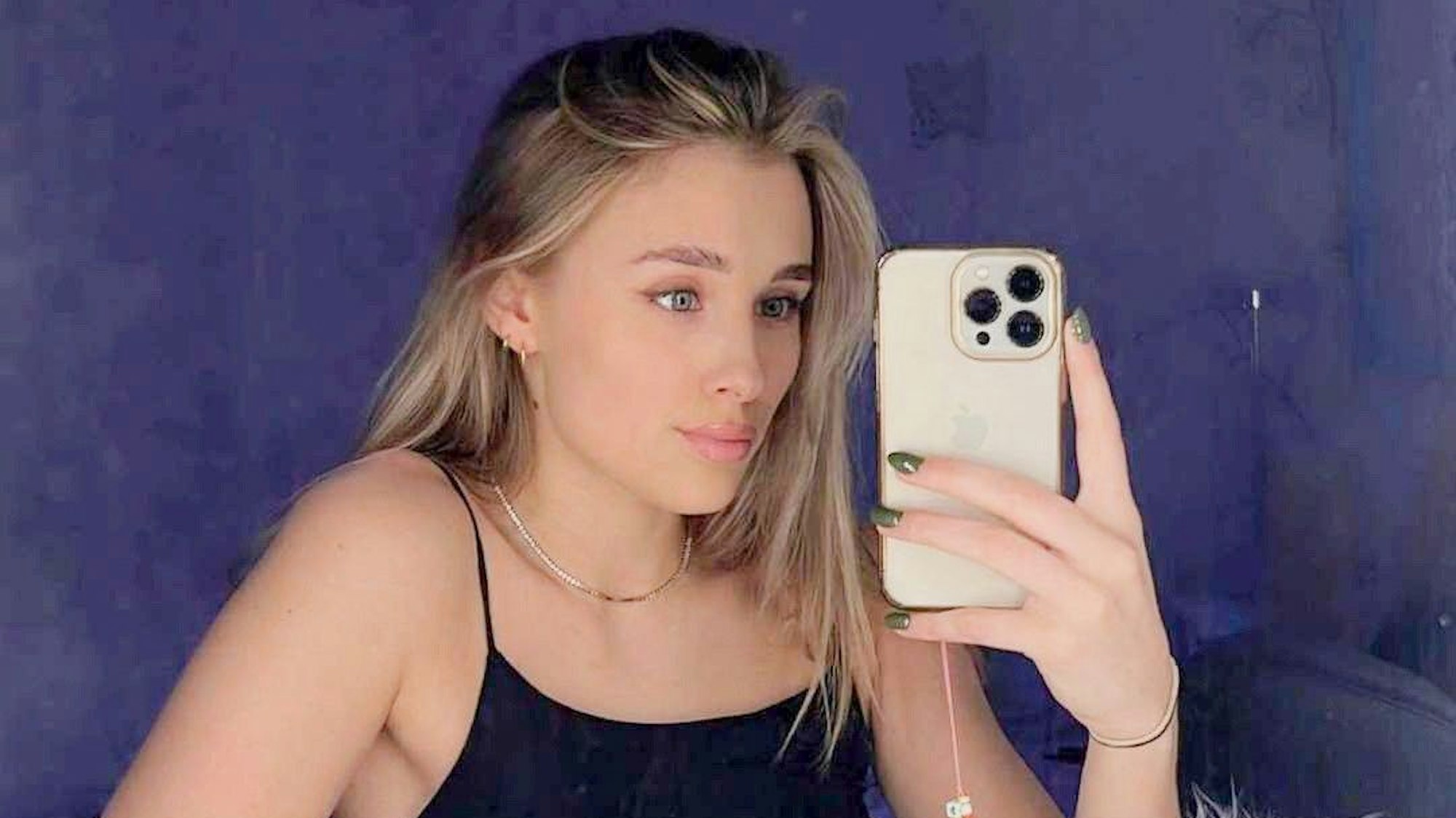 Greta Engelfried, ehemalige Kandidatin bei „Love Island“, zeigt sich am 30. Januar 2022 sinnlich auf ihrem Instagram-Profil mit einem Selfie.