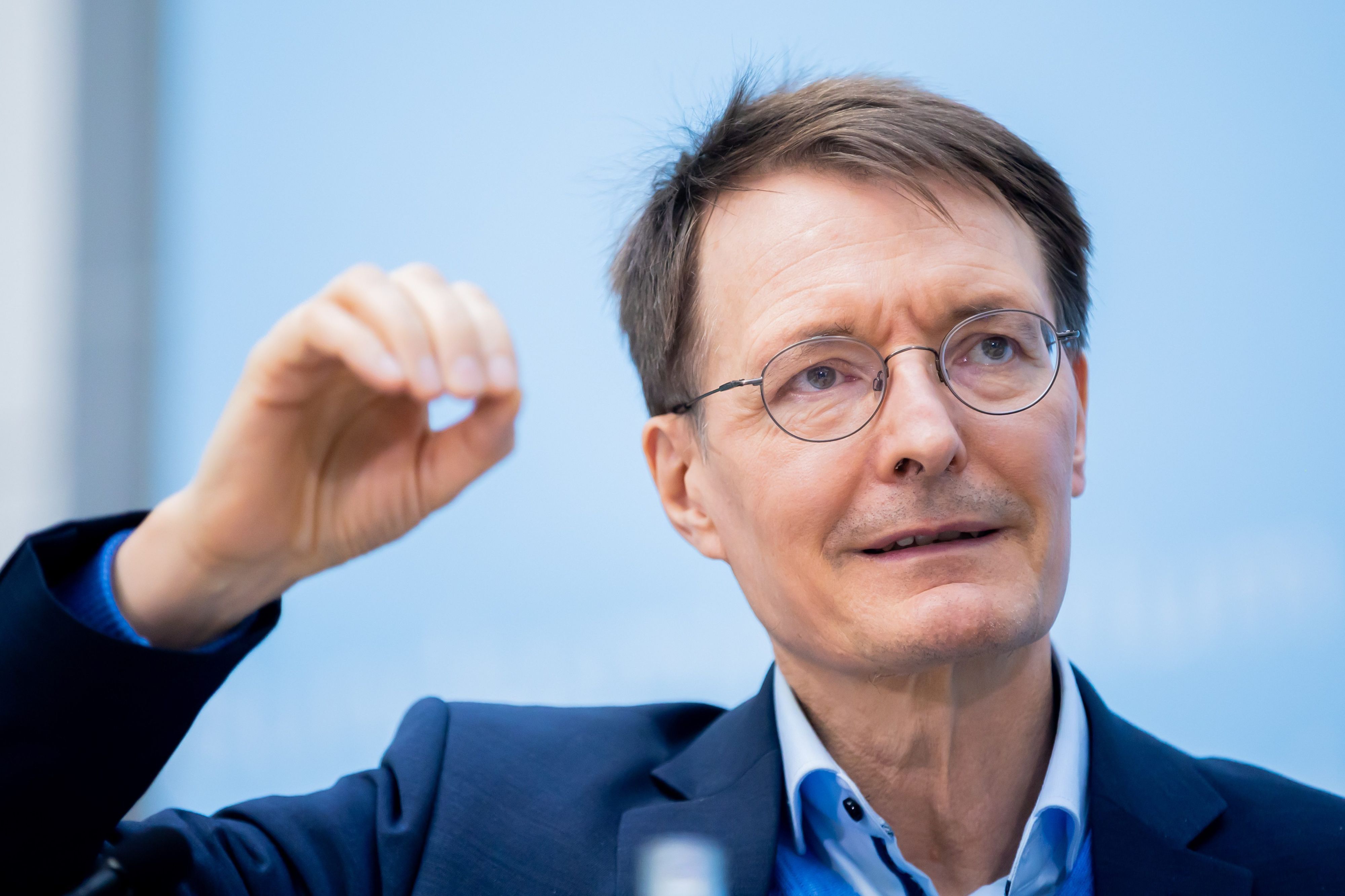 Bundesgesundheitsminister Karl Lauterbach (SPD), hier bei einer Pressekonferenz am 28. März 2022 in Berlin, ist überzeugt, dass die Impfpflicht beschlossen wird.
