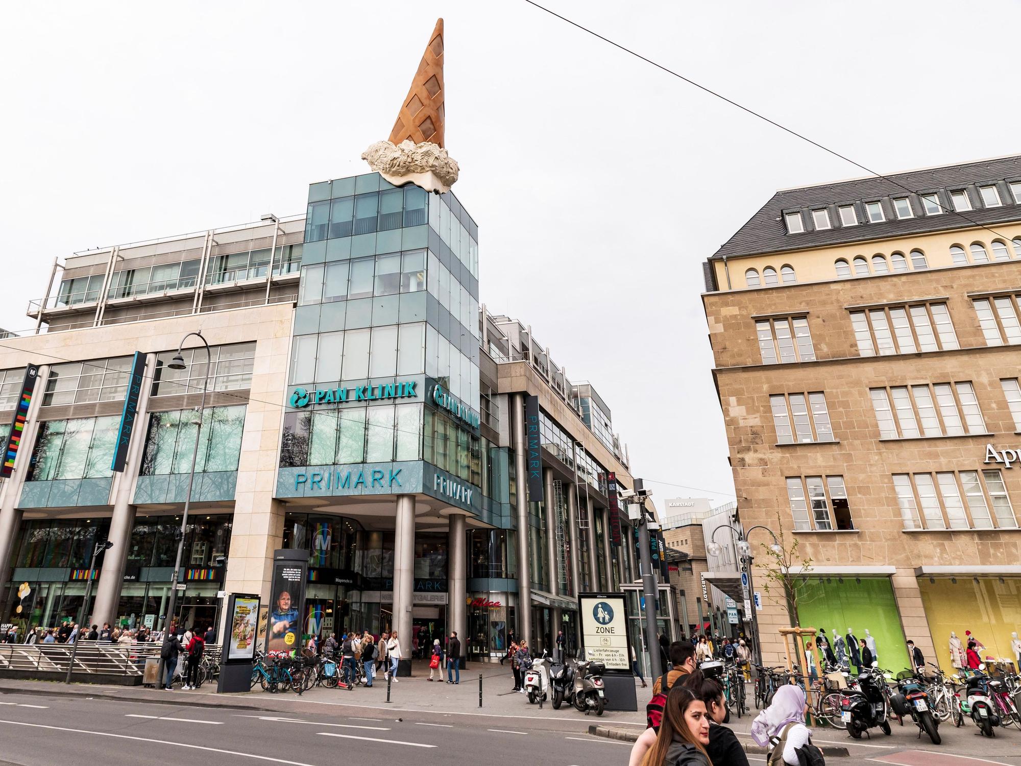 Die Neumarktgalerie am Neumarkt (Foto vom 29. März 2022). Auch in Köln findet Zensus statt. Dabei werden mehr als 90.000 Kölner befragt.