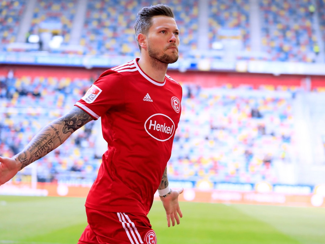 Daniel Ginczek jubelt nach seinem Tor zum 1:0 gegen den FC Ingolstadt am 6. März 2022.