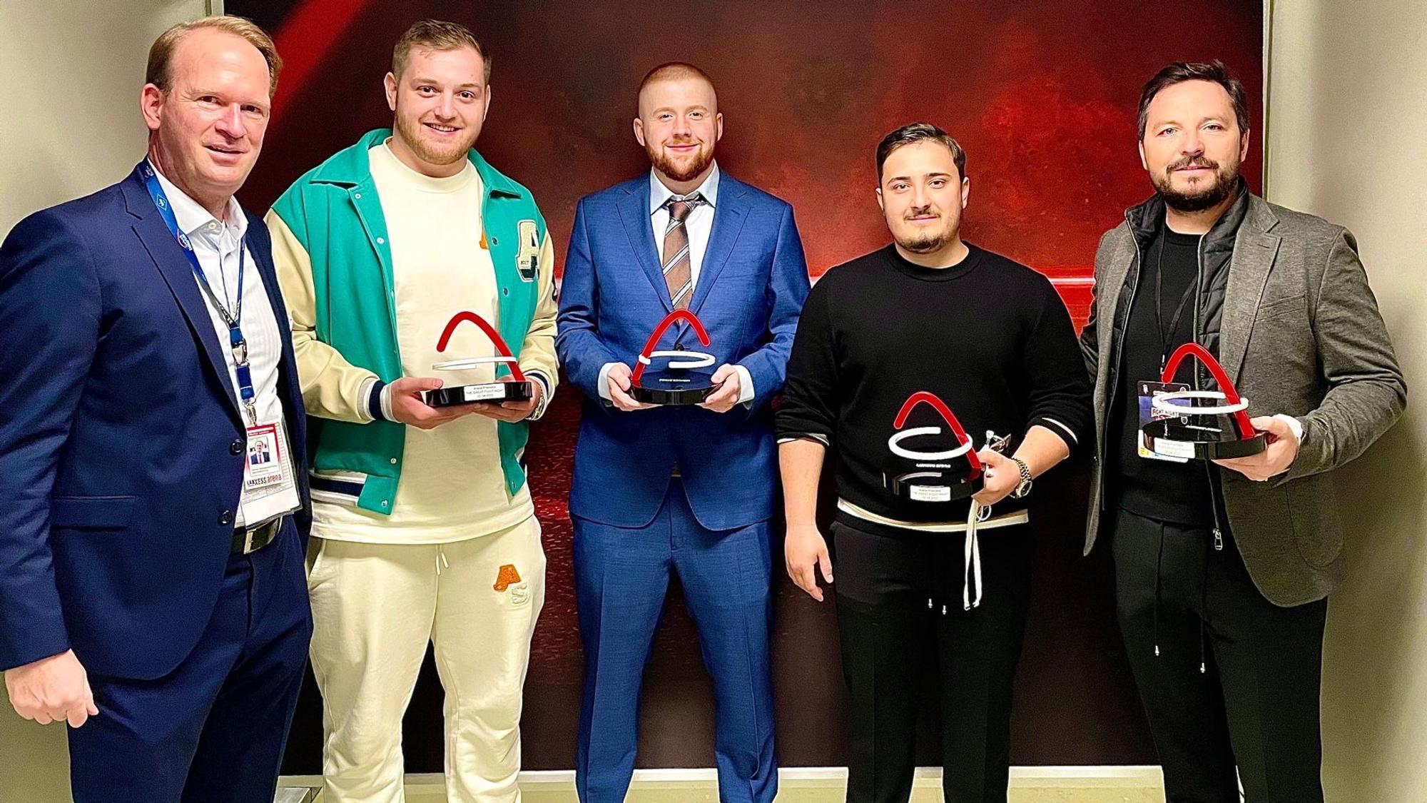 Preis-Verleihung nach der „Great Fight Night“.