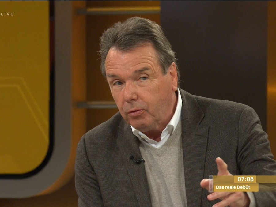 Heribert Bruchhagen beim Fußball-Talk Sky90.